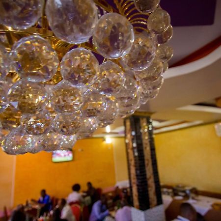 Grande Hotel Isiolo Zewnętrze zdjęcie