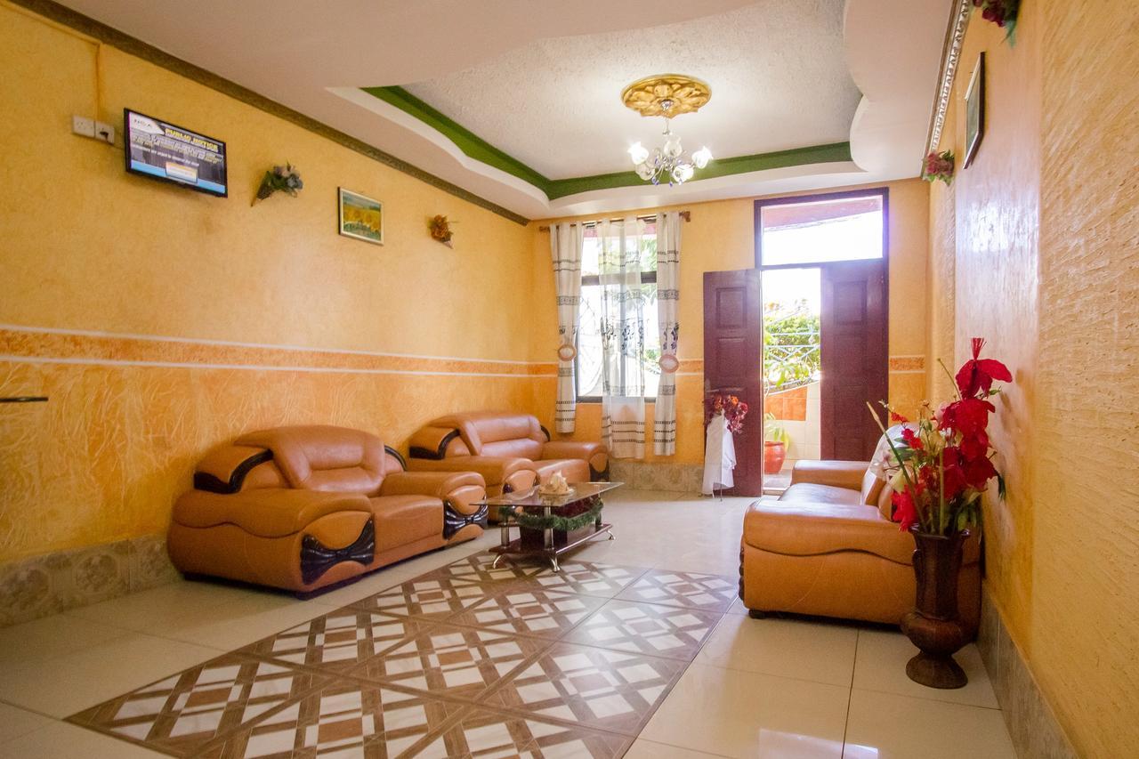Grande Hotel Isiolo Zewnętrze zdjęcie
