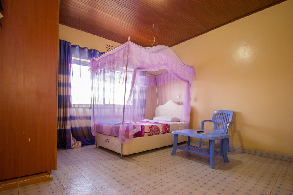 Grande Hotel Isiolo Zewnętrze zdjęcie
